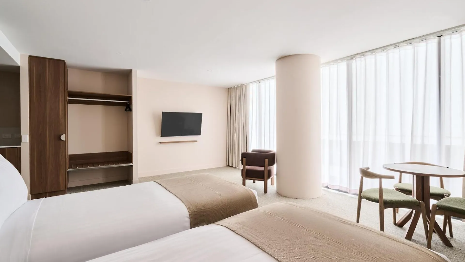 Abode Phillip Hotel Canberra 4*,  Australia